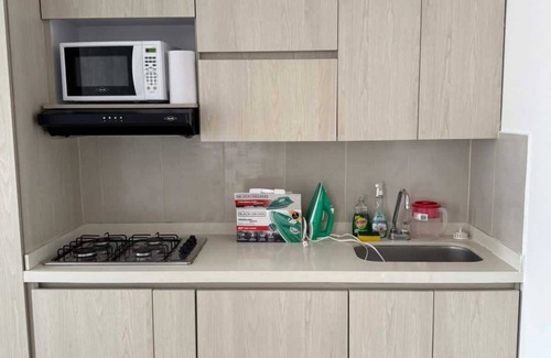Pereira Apartment | lEPl Comfy Apt, Tv,Parking,Washer,Good Location