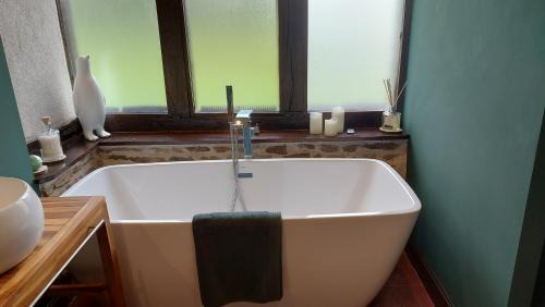 Anjouin Bed & Breakfast | Les 3 Roses