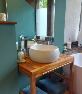 Anjouin Bed & Breakfast | Les 3 Roses