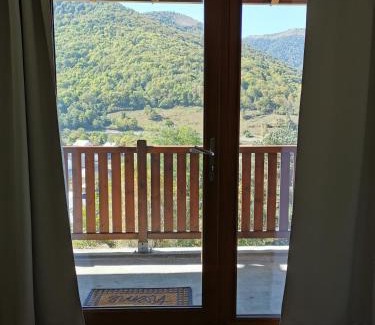 Arreau Apartment | Les Balcons de La Neste - Appt 1 à 6 personnes (Balcon et vue montagne)