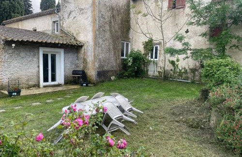Mas-Saintes-Puelles House | les bambous