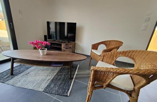 Saint-Romain-sur-Cher House | Les bambous - 2 logements 10min du zoo neuf-confort-famille-jeux pour enfants