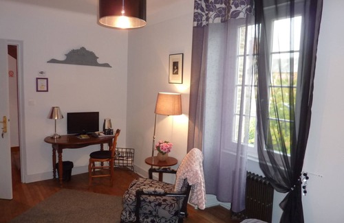 Pontorson Bed & Breakfast | Les Belles de Mai guesthouse