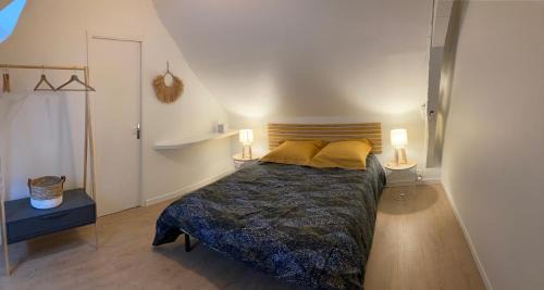 Saint-Ouen-des-Toits House | Les Bosquets