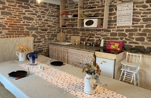 Saint-Malon-sur-Mel House | Les Bouyères