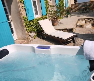 Montfort Villa | Les Bulles de Montfort - WiFi - Parking gratuit & Cuisine