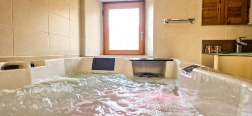 Saint-Jacques-en-Valgodemard Bed & Breakfast | Les Clarines Perceneige - Chambre d'Hôtes Vue Sur Montagne & SPA