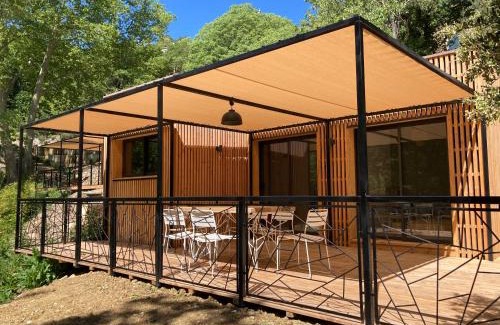 Lacoste House | Les Cabanes de la Fontaine