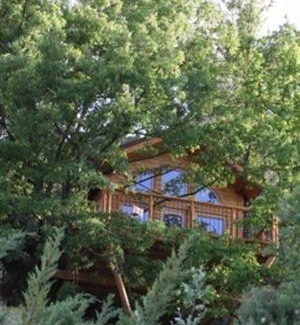 Entrechaux Bed & Breakfast | Les Cabanes en Provence