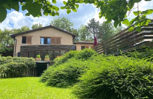 Dardilly Bed & Breakfast | Les Cabanons