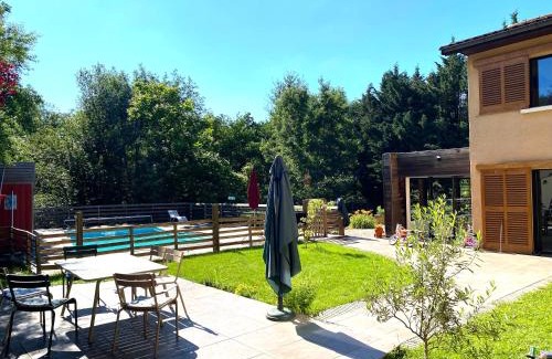 Dardilly Bed & Breakfast | Les Cabanons