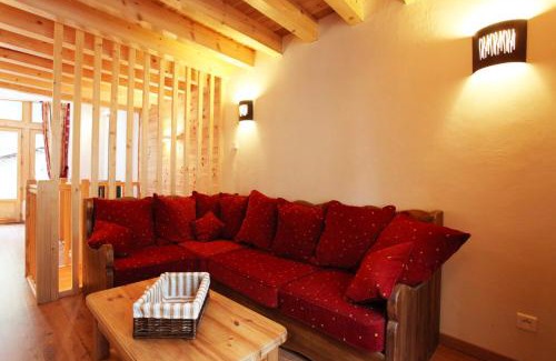 Villar-d'Arene Apartment | Les Cabasses 6 - Accommodation in a village house