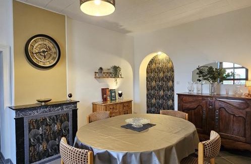 Selles-sur-Cher House | Les camélias