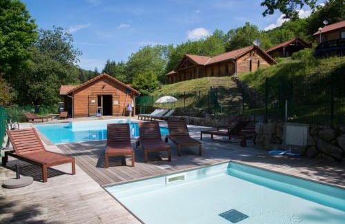 Pourcharesses Ski Chalet | Les Châtaigniers du Lac