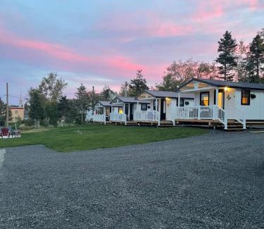 Baie Sainte-Catherine Ski Chalet | Les chalets de la colline inc
