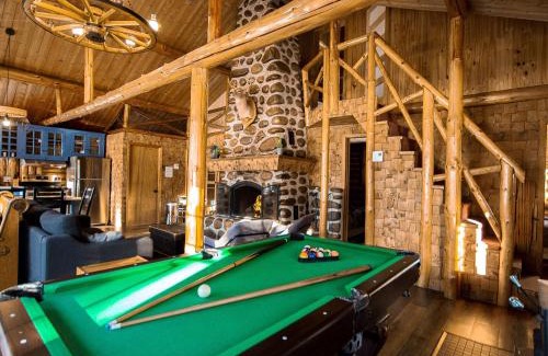 Saint-Raymond Ski Chalet | Les Chalets Tourisma - Chalet sur une île privée avec spa - Le Pin Royal