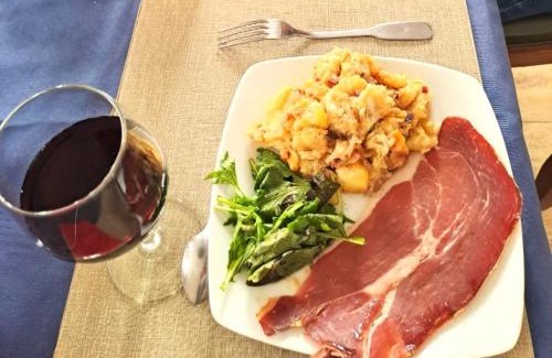 Grenier-Montgon Bed & Breakfast | Les Chambres de la Violette