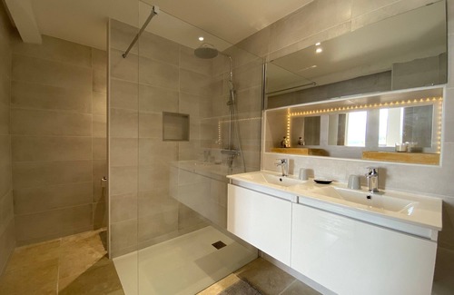 Sepx Bed & Breakfast | Les Chambres des 3 Chouettes - Pyrenees Room