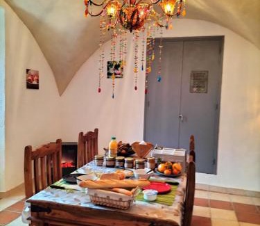 Gluiras Bed & Breakfast | Les chambres du roc St Jean