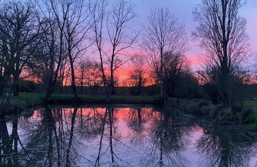 Saint-Antoine-Cumond Bed & Breakfast | Les Chantours, Domaine naturel arboré et fleuri de15 hectares