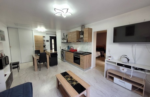 Michery House | LES CHENEVIERES