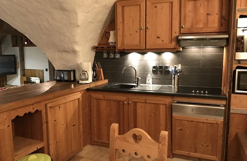 Vaujany Apartment | Les Coutegas - Two Bedroom Apartment, Sleeps 6