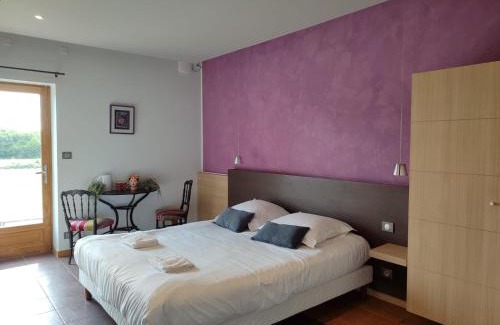 Montbeugny Bed & Breakfast | Les Damayots refuge familial 10 mn du Pal