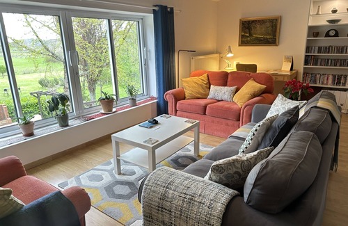Saint-Jean-de-Paracol Bed & Breakfast | Les Deux Chevaux Guesthouse
