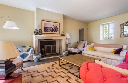 L'Isle-sur-la-Sorgue Villa | Les Deux Mas - Eight Bedroom Villa, Sleeps 16