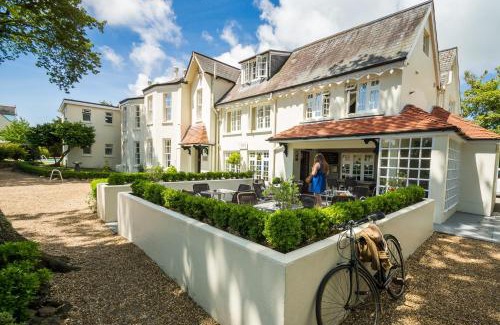 St. Martins Hotel | Les Douvres Hotel