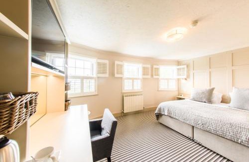 St. Martins Hotel | Les Douvres Hotel