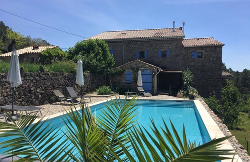Payzac Apartment | Les Faysses á Mas de la Giralde. Stone studio in heart of nature. Pool and views