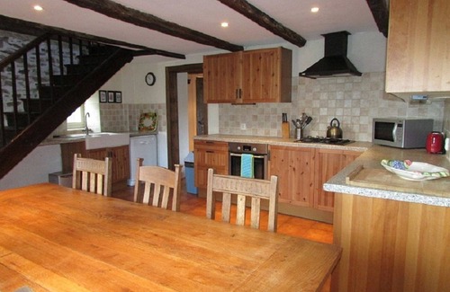 Tanus House | Les Fleurs -Two connecting gîtes ideal for large family groups/friends sharing