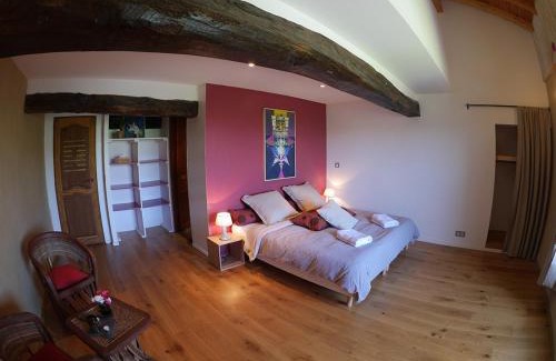 Saint-Esteben Bed & Breakfast | Les Fous du Village