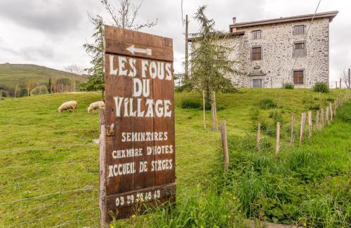 Saint-Esteben Bed & Breakfast | Les Fous du Village