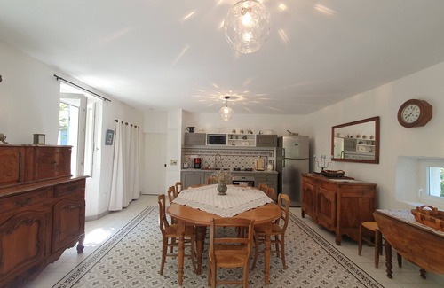 Rochemaure House | Les Genêts Bleus: Ancient charm in the heart of the maquis