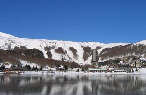 Besse-et-Saint-Anastaise Apartment | Les Gentianes n°8 - Studio en centre de station. Vue sur les pistes.