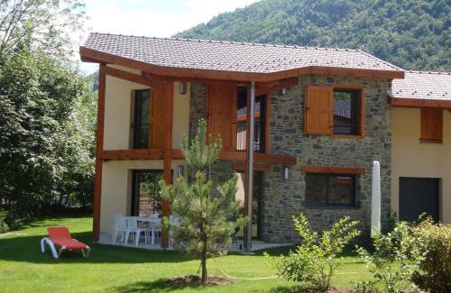 Aston House | Les Granges de Leo