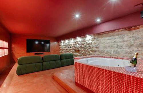 Bonne-Nouvelle Apartment | Les Halles - Luxurious & colorful 4BD for 16 guest