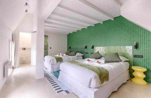 Bonne-Nouvelle Apartment | Les Halles - Luxurious & colorful 4BD for 16 guest