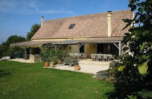 Molieres House | Les Hauts de St Jean : Gîte de 15 Pers Dans Ferme Périgordine - Grande Piscine