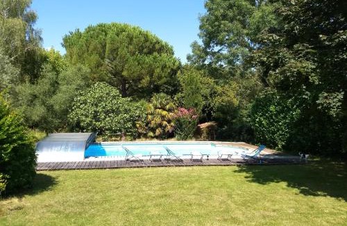 Courcoury Bed & Breakfast | Les Herbes Folles