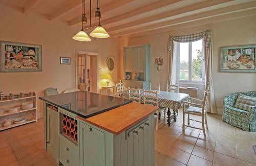 Villemain House | Les Hirondelles lovely house set in South West France