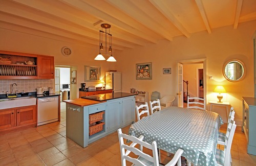 Villemain House | Les Hirondelles lovely house set in South West France