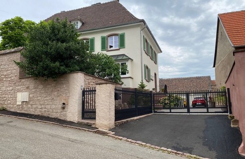 Saint-Hippolyte Apartment | LES HORTENSIAS