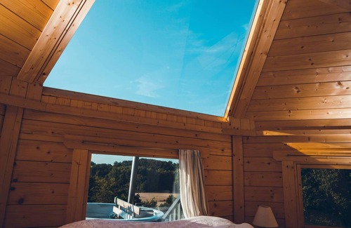 Saint-Leonard-des-Bois Bed & Breakfast | les Insolites de JSK