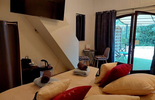 Murs Bed & Breakfast | Les Jardins d'Eleusis