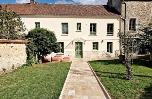 Arthies House | Les Jardins de Rosie