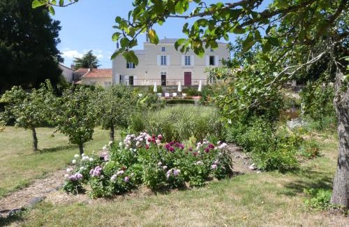 Xanton House | Les Jardins de Xanton