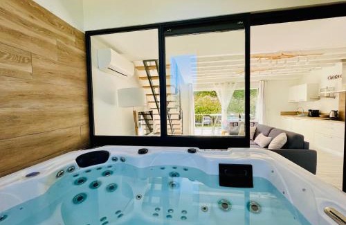 Uchaux Villa | Les Jardins du Castelas - Domaine et Spas